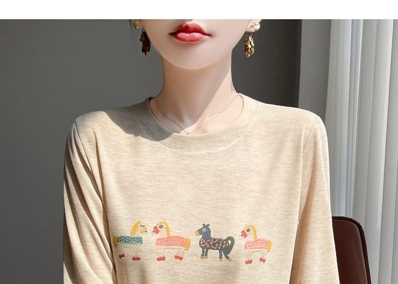 Long-Sleeve Crew Neck Horse Print Tee