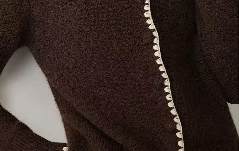 Long-Sleeve Collar Contrast Trim Knit Top