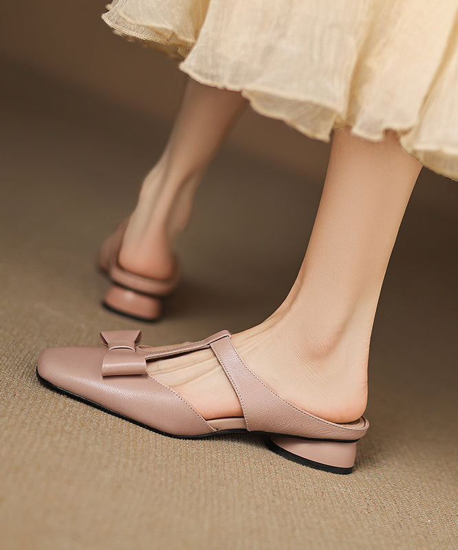 Sandales en peau de mouton légère à brides creuses et épissures bleues
