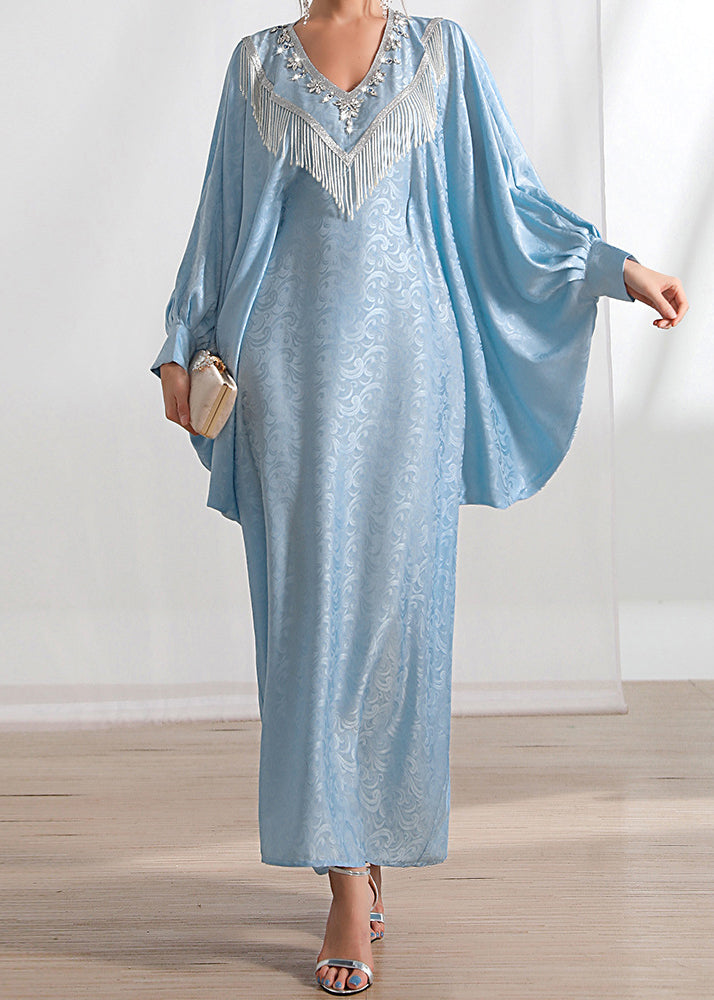 Robe longue ample en soie bleu clair avec pompons et zircons, manches chauve-souris AA1056