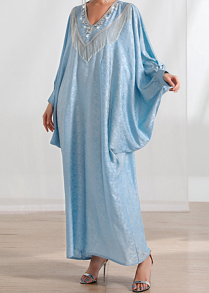 Robe longue ample en soie bleu clair avec pompons et zircons, manches chauve-souris AA1056