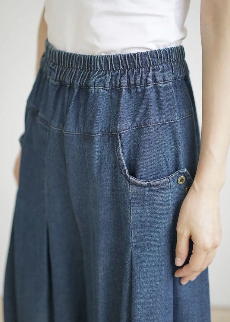 Lockere, marineblaue, zerknitterte Denimhose mit weitem Bein und Taschen für den Sommer BV084