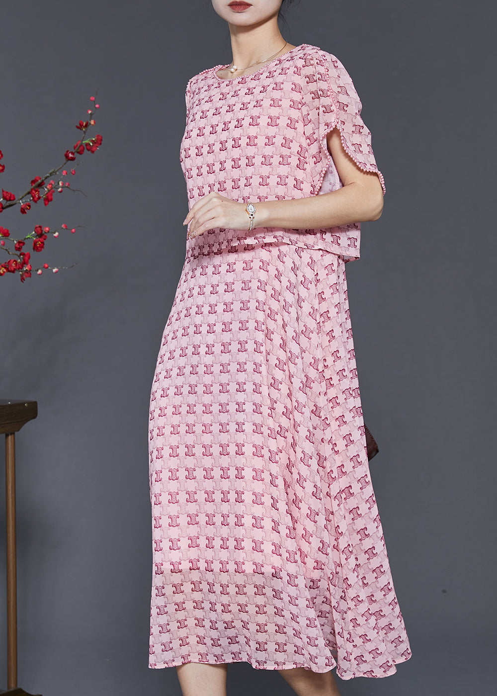 Robe d'été en deux pièces à imprimé rose moderne et coupe ajustée SD1024