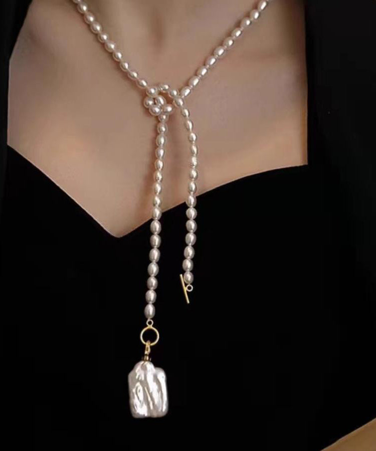 Collier moderne avec pendentif en alliage blanc nacré