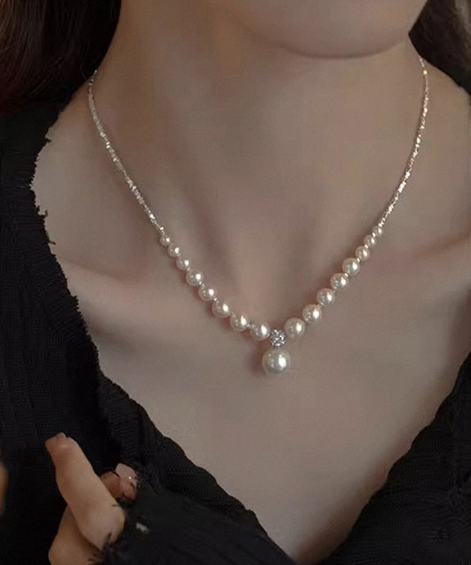 Collier pendentif moderne en cuivre blanc avec perle et zircon AH450