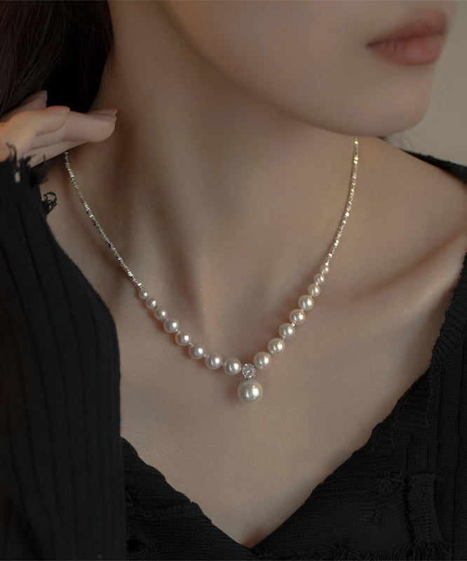 Collier pendentif moderne en cuivre blanc avec perle et zircon AH450