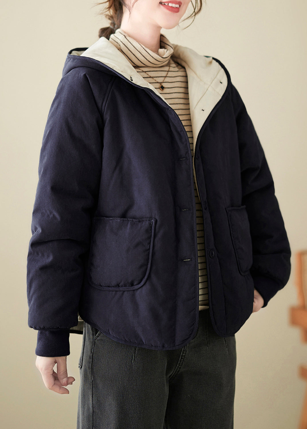 Veste ample à capuche en coton fin bleu marine avec poches et boutons à ressort TI008