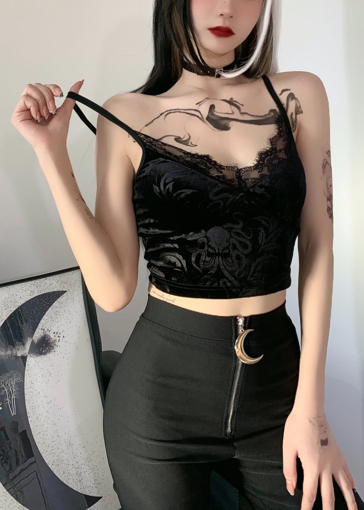 Nouveau gilet de plage en dentelle noire dos nu en velours de soie à bretelles spaghetti sans manches YT030