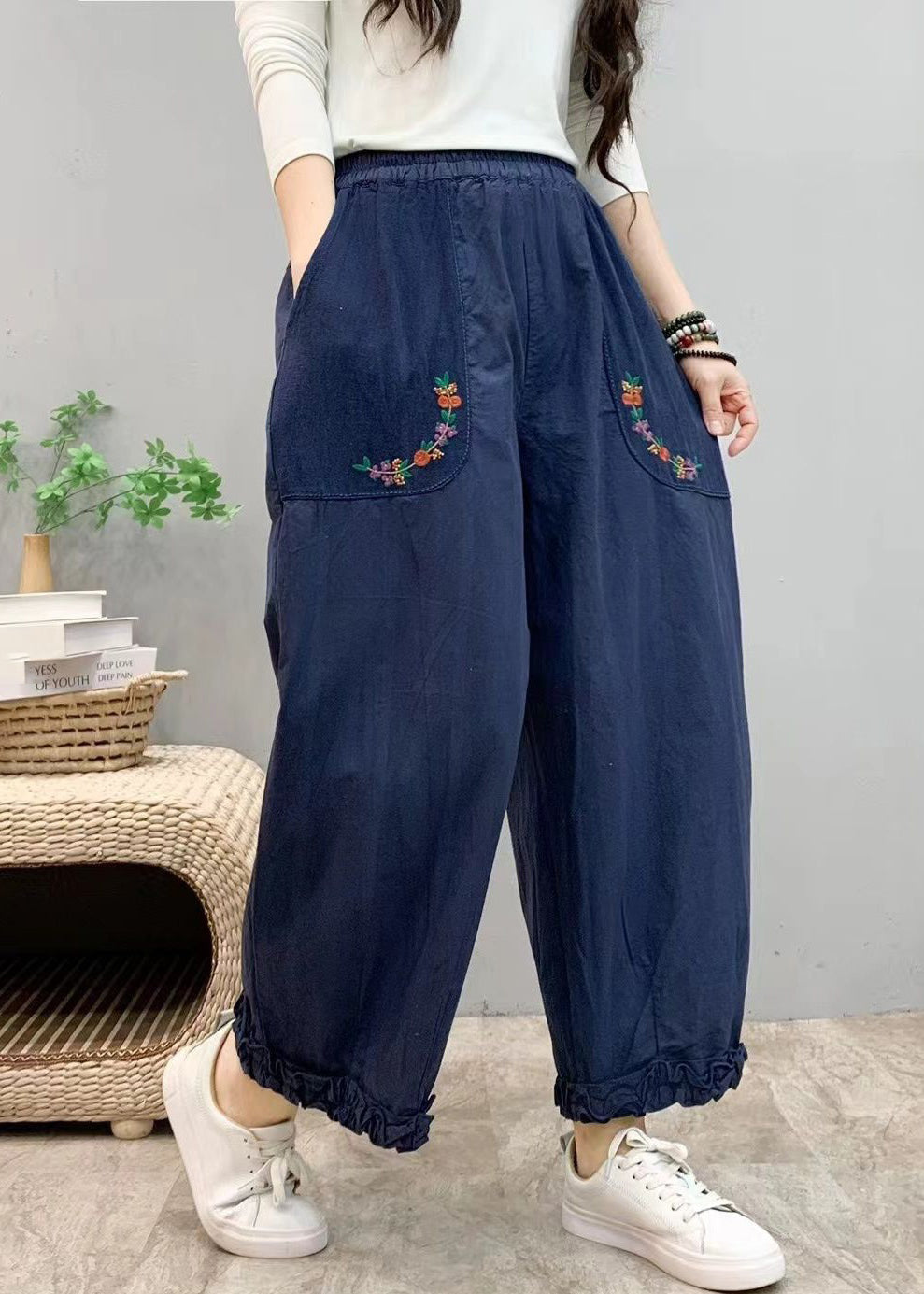 Neue blaue Baumwoll-Crop-Hose mit Rüschentaschen und elastischer Taille für den Sommer VV054