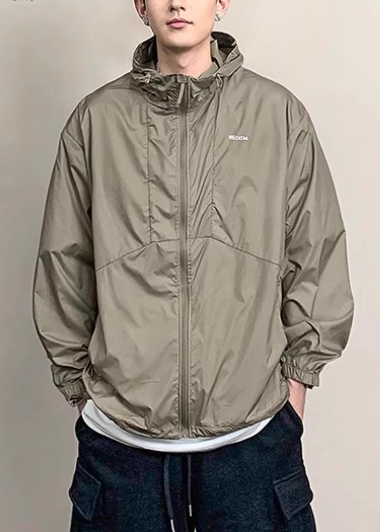 Manteau à capuche fin pour homme, avec poches zippées et protection solaire UPF 50+