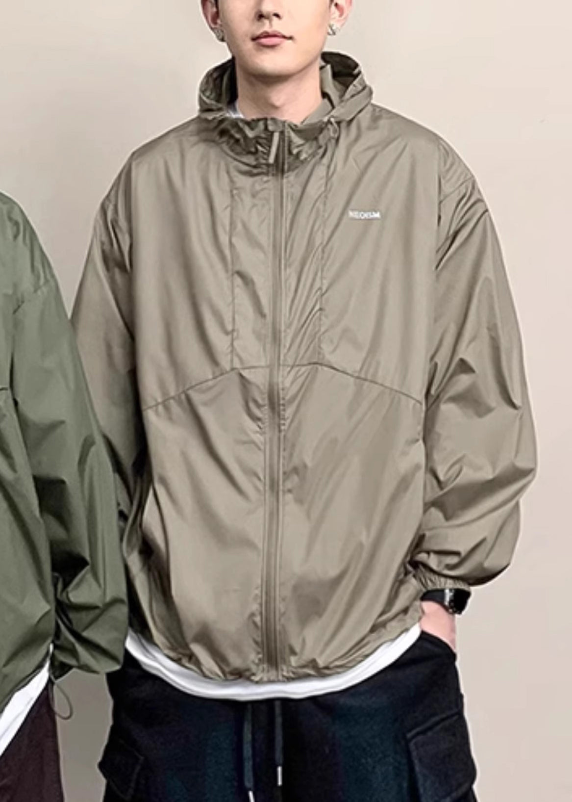 Manteau à capuche fin pour homme, avec poches zippées et protection solaire UPF 50+