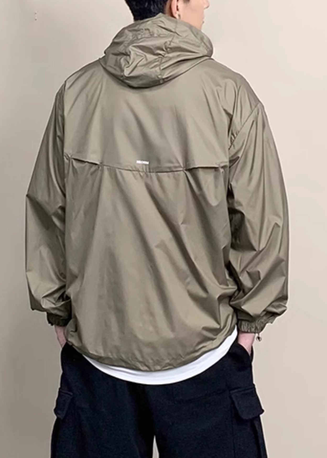 Manteau à capuche fin pour homme, avec poches zippées et protection solaire UPF 50+