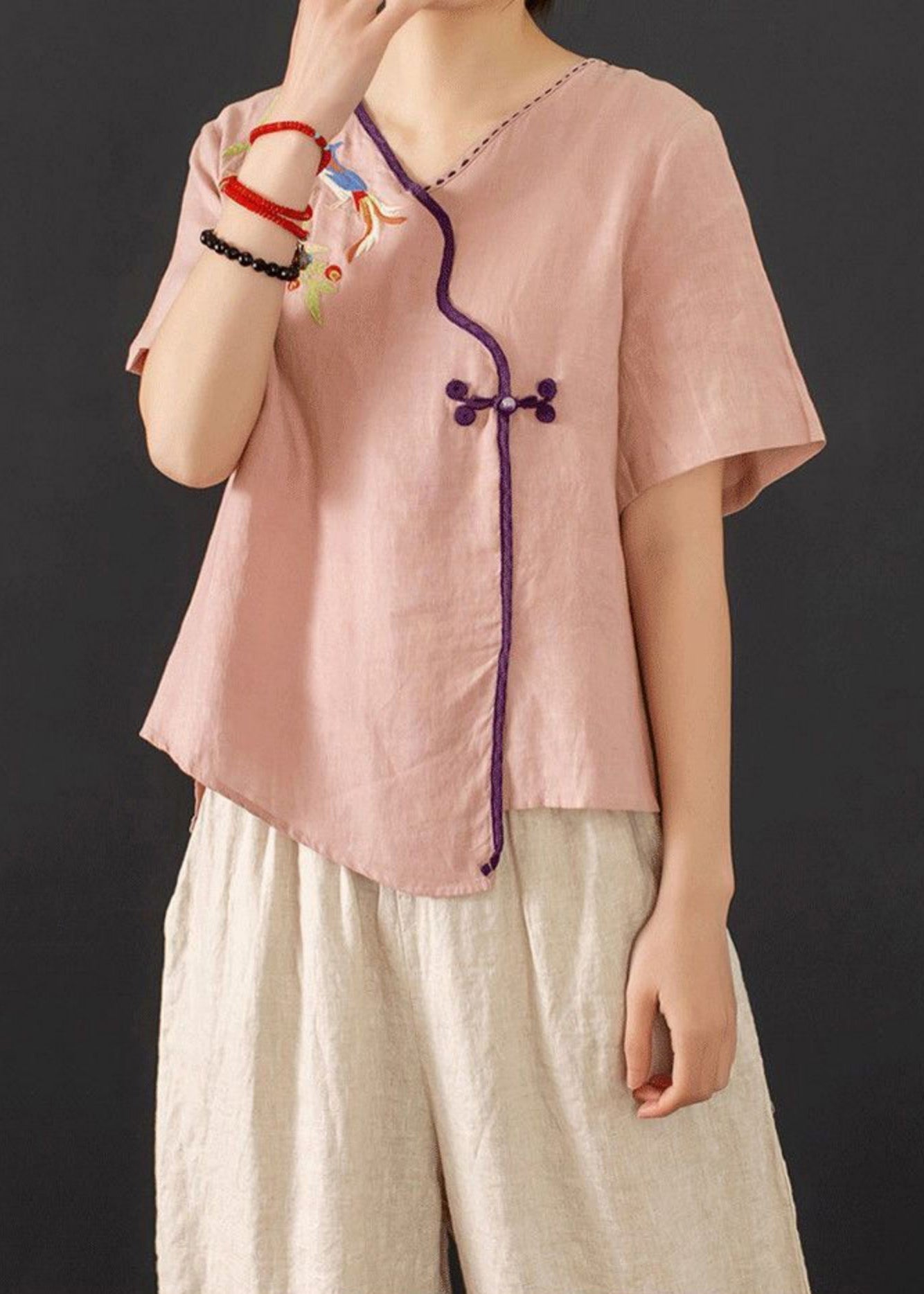 Neues chinesisches Retro-Sommer-Outfit mit bestickten Knöpfen in Rosa 2