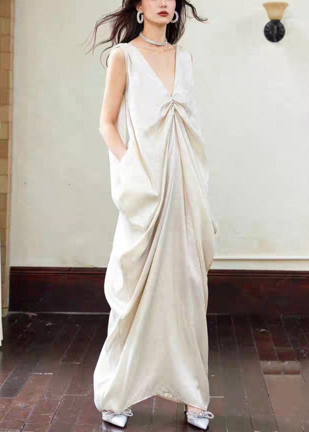 Robe fantaisie sans manches, col maxi, poches, coton froissé, col en V