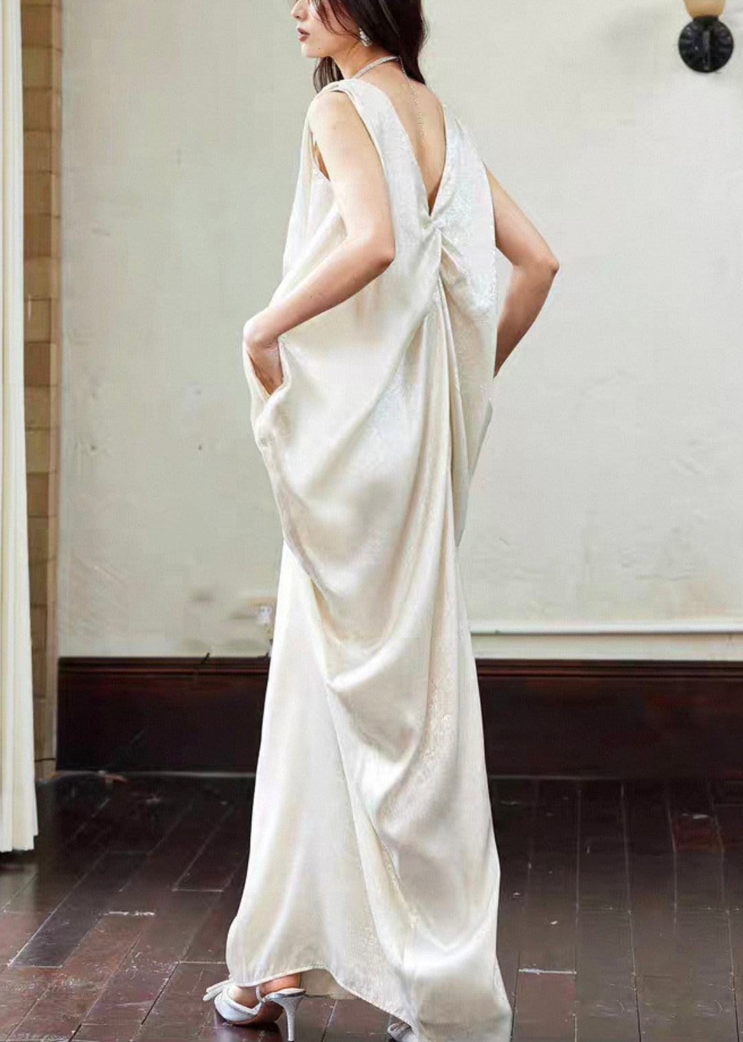 Robe fantaisie sans manches, col maxi, poches, coton froissé, col en V