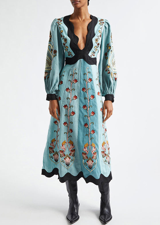 Robe longue originale en coton à col en V et imprimé bleu printanier dos nu