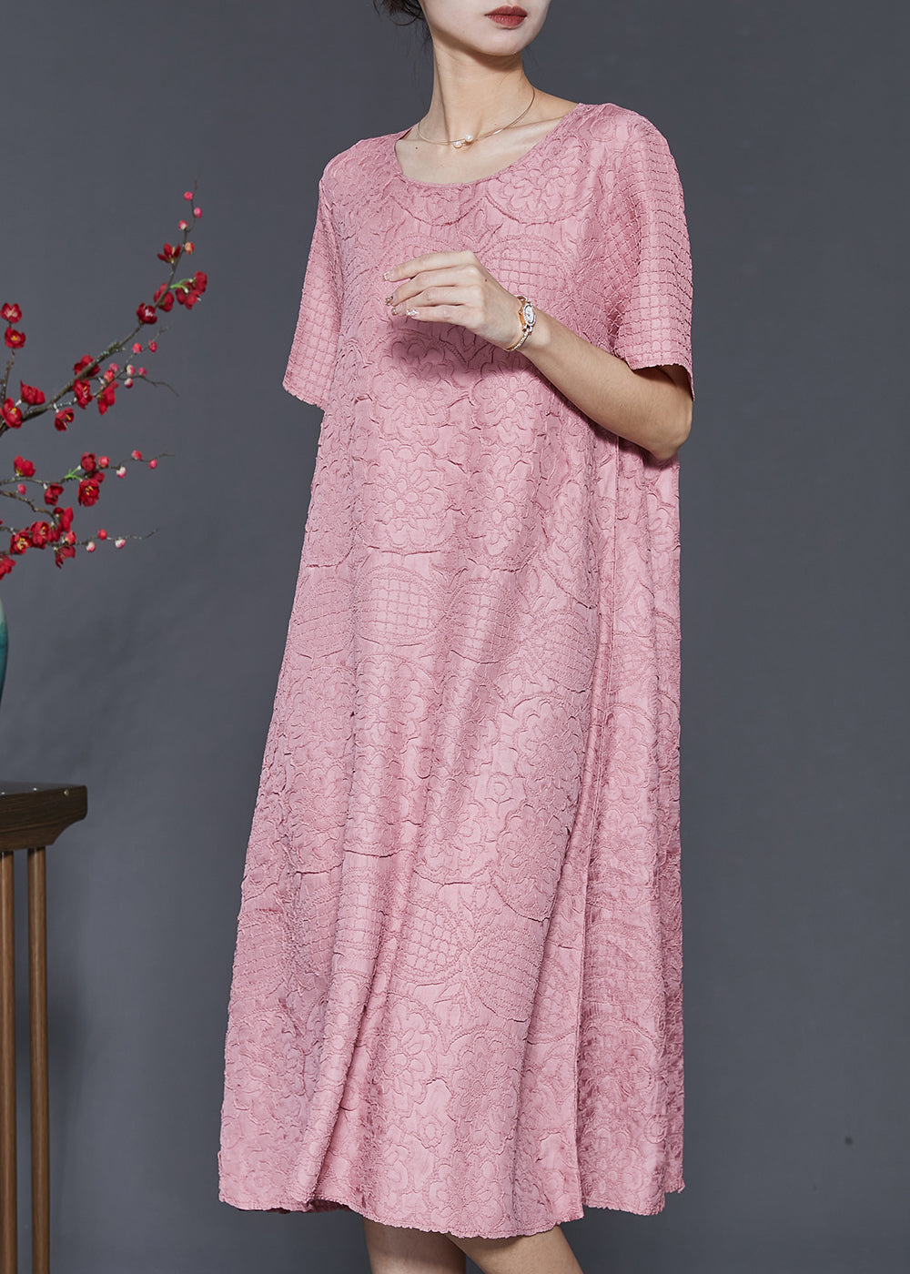 Robe de vacances en coton jacquard rose surdimensionnée pour l'été SD1027