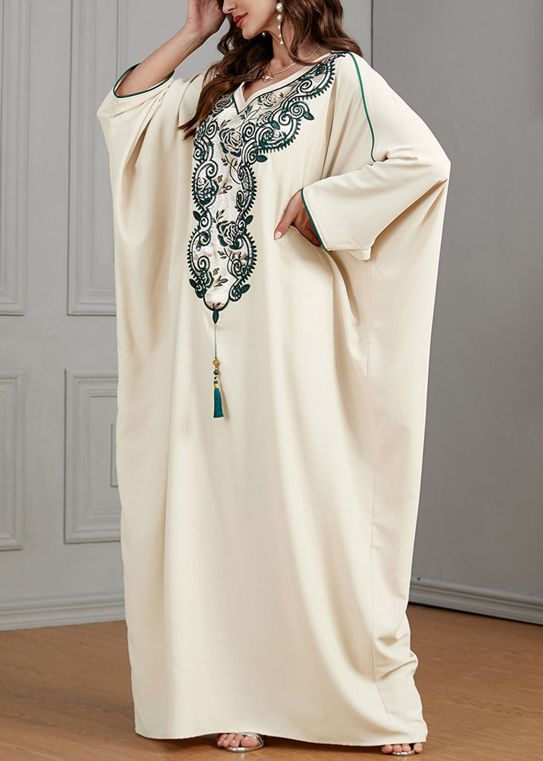 Robe en coton beige brodée à pompons grande taille à manches chauve-souris AA1018