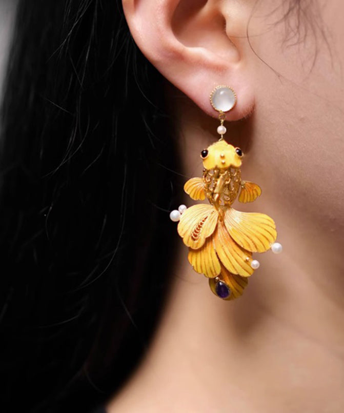 Retro Yellow Ancient Dharma Gold Pearl Enamel Crystal Hollow Out Brocaded Carp Drop Earrings ET029