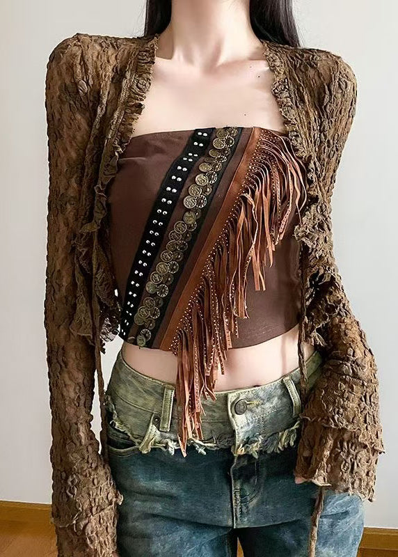 Deux cardigans sexy à pompons et débardeurs marron et dentelle creuse
