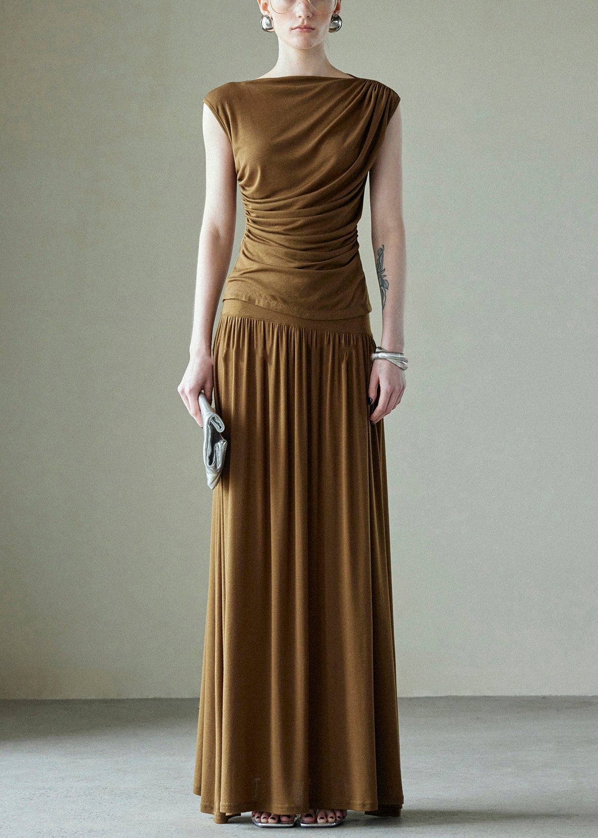 Ensemble de deux pièces froissées en coton marron, simple et original