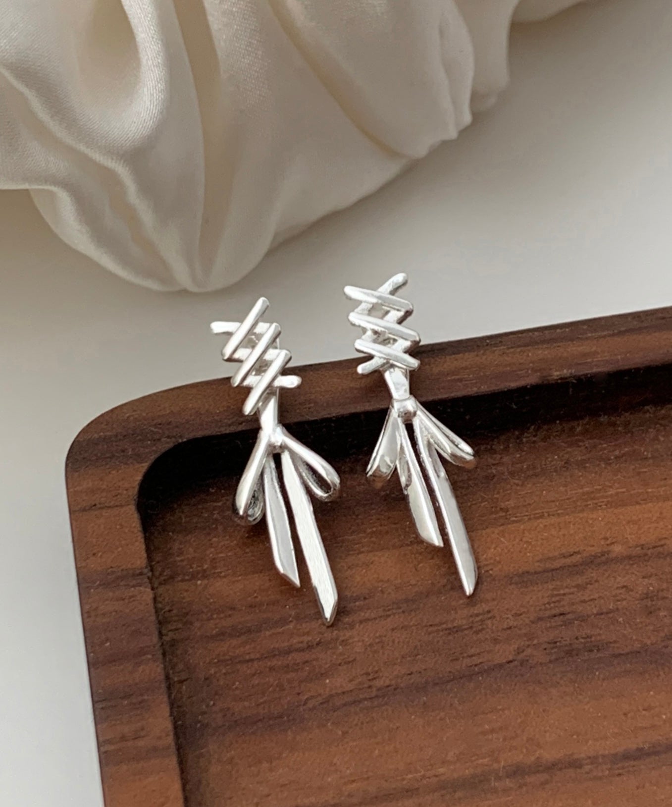 Boucles d'oreilles à tige simples en argent sterling et soie GH1054