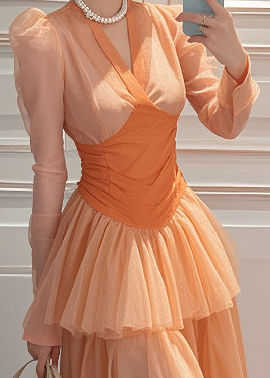 Robe longue orange en mousseline de soie froissée et patchwork ajustée pour le printemps