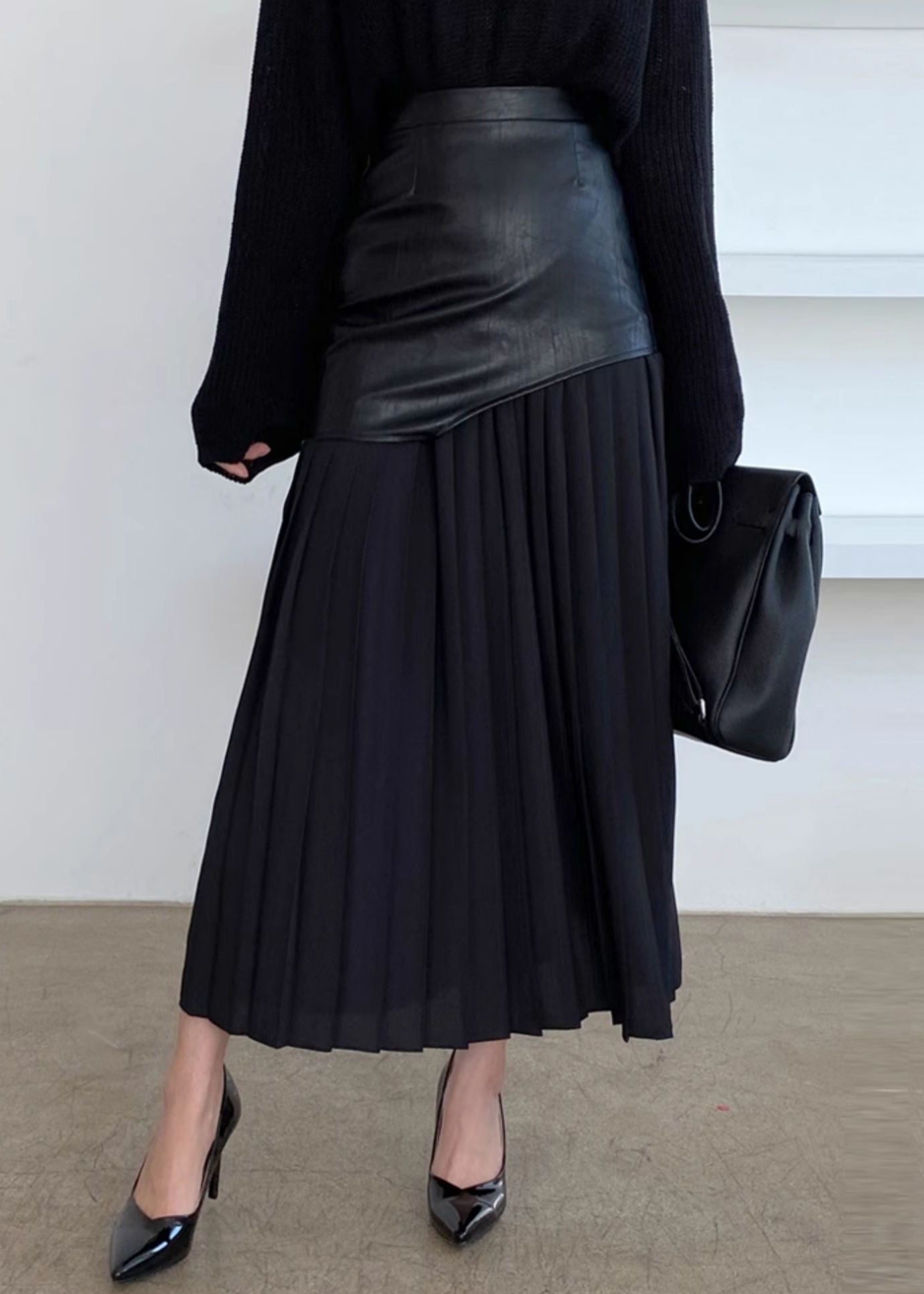 Faltenrock aus Kunstleder mit hoher Patchwork-Taille in Weiß und Slim