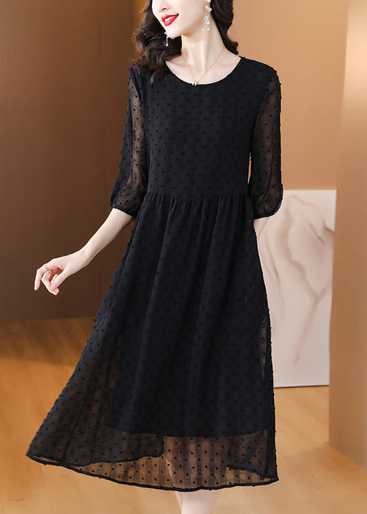 Robe longue en mousseline de soie jacquard noire à col rond et manches lanternes BB010