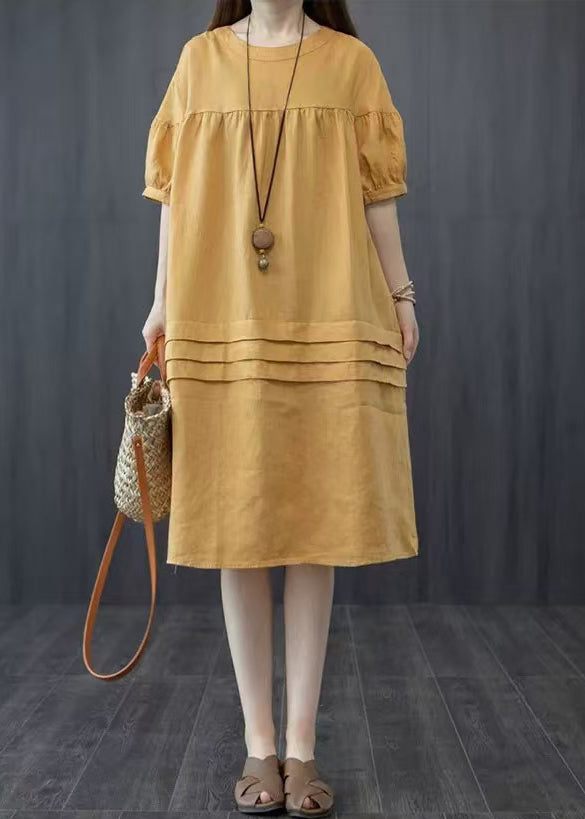 Gelbes Patchworkkleid im Midsommer-Stil im übergroßen Knitterstil