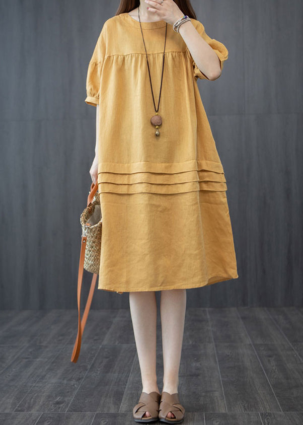 Gelbes Patchworkkleid im Midsommer-Stil im übergroßen Knitterstil