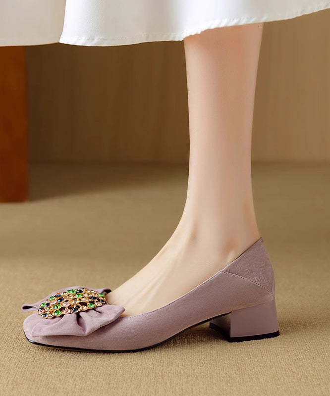 Mocassins élégants en daim avec nœud épais et zircon bleu