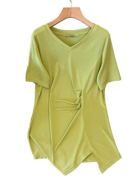 T-shirt élégant en coton froissé asymétrique à col en V vert pour l'été AP042