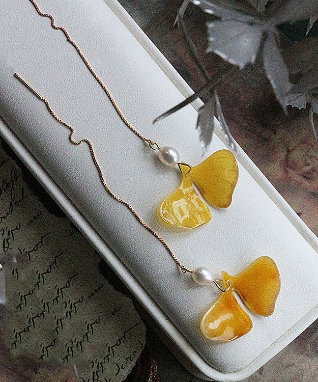 Boucles d'oreilles pendantes élégantes en or jaune 14 carats avec perles et pampilles en forme de feuille de ginkgo GH1070