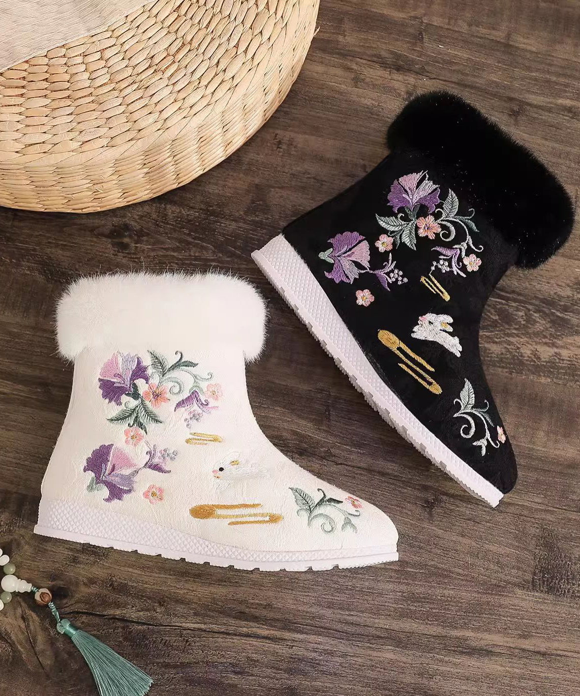 White Cotton Fabric Embroidery Splicing Chinese Style Boots TQ056