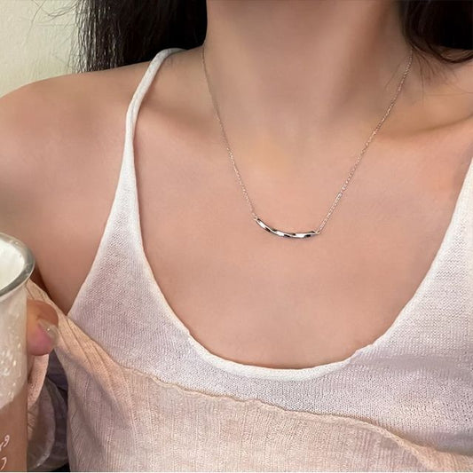 Twisted Necklace Bar