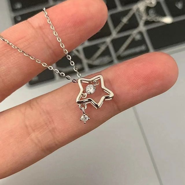Star Pendant Choker Alloy