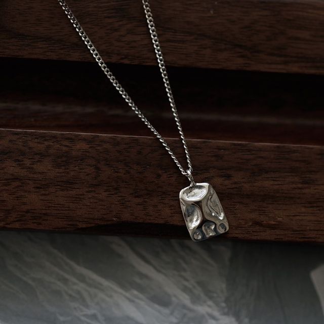 Necklace Asymmetrical Simple