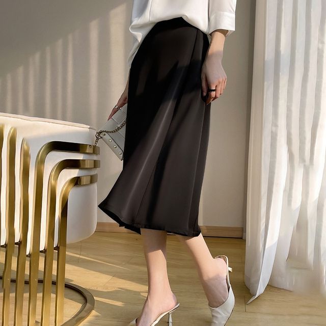 Mid Rise Plain Midi A-Line Skirt