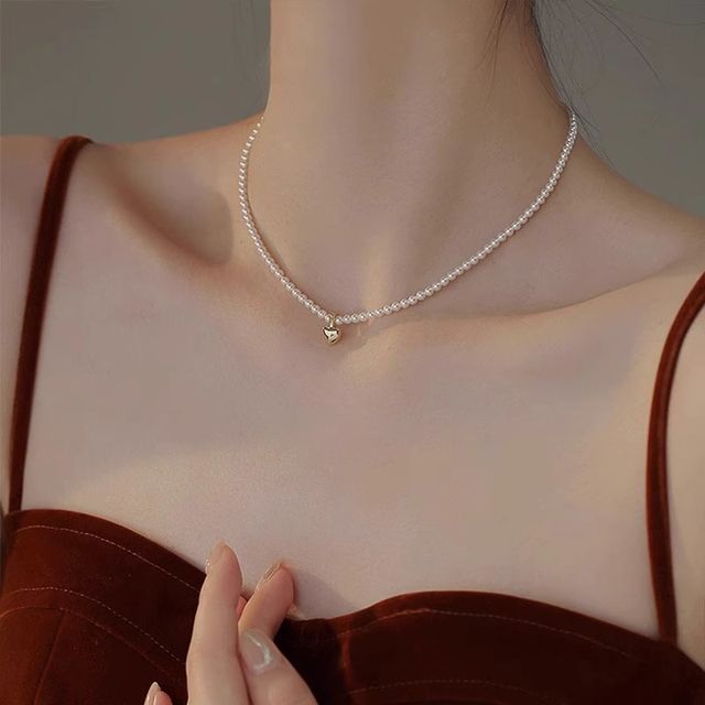 Heart Pearl Pendant Choker Faux