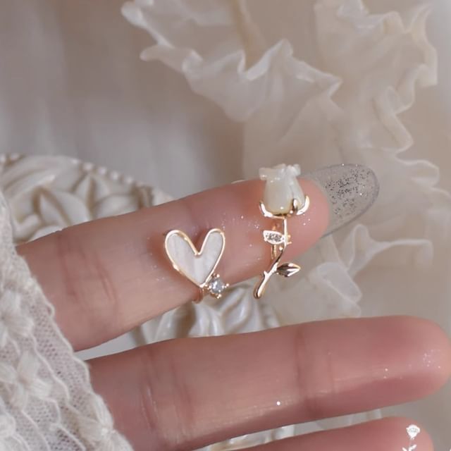 Asymmetrical Rhinestone Alloy Rose Heart Stud Earring