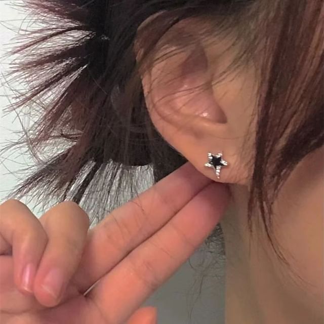 Star Stud Ear