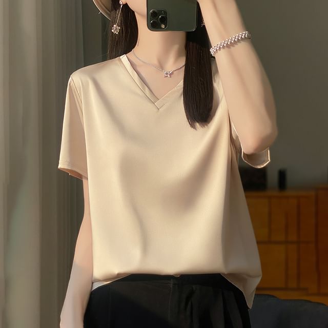 Short-Sleeve V-Neck Plain T-Shirt