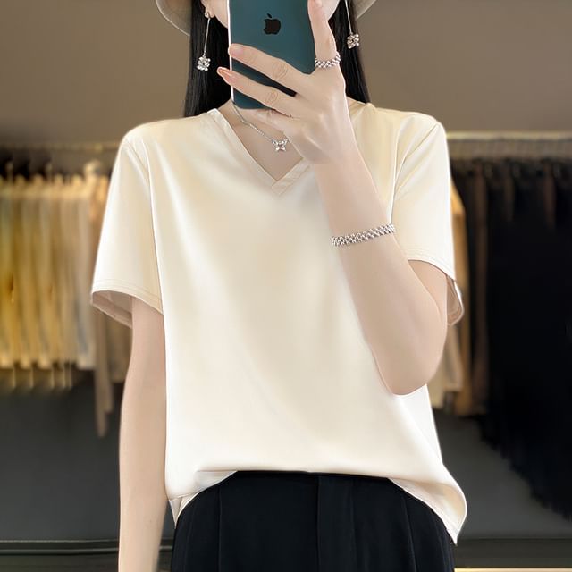 Short-Sleeve V-Neck Plain T-Shirt