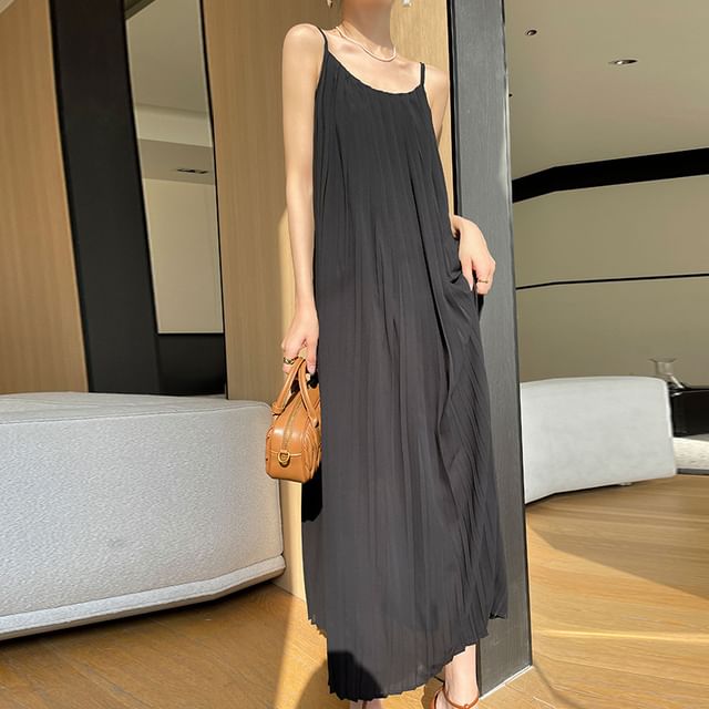 Spaghetti Strap Plain Maxi Pleated Dress