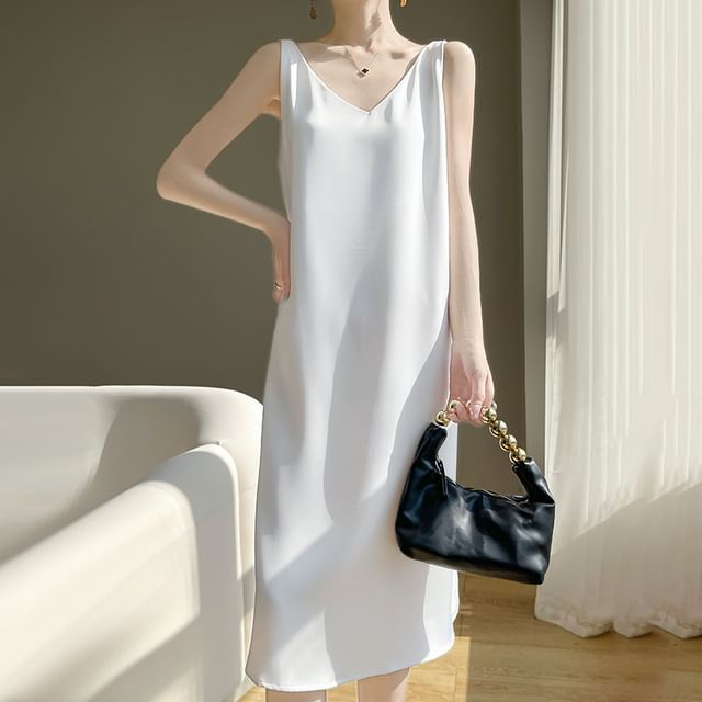 Sleeveless V-Neck Plain Midi A-Line Dress