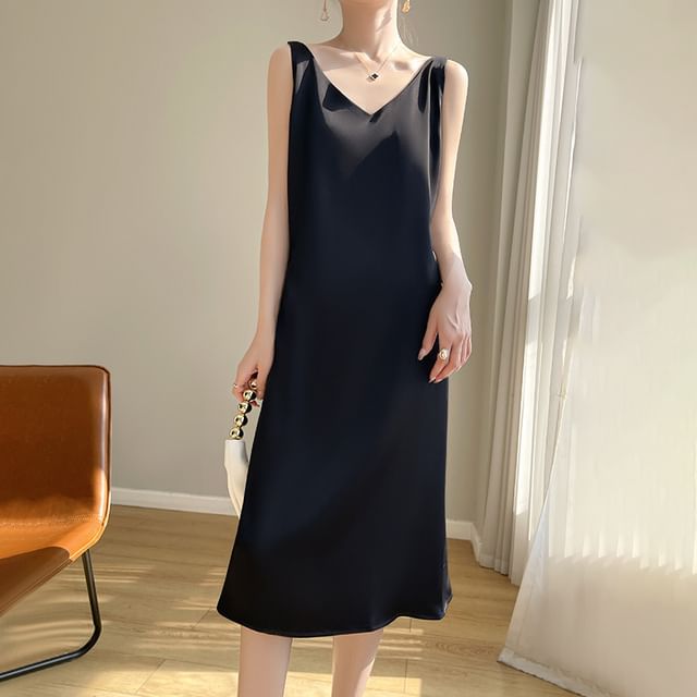 Sleeveless V-Neck Plain Midi A-Line Dress