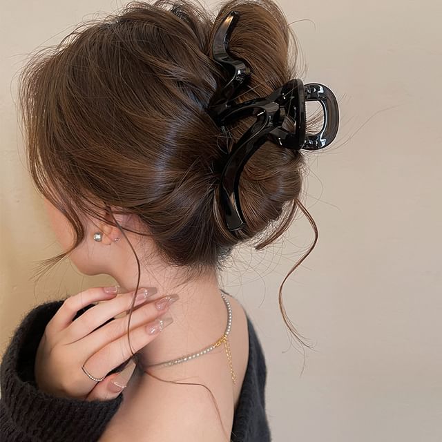 Geometry Claw Hair