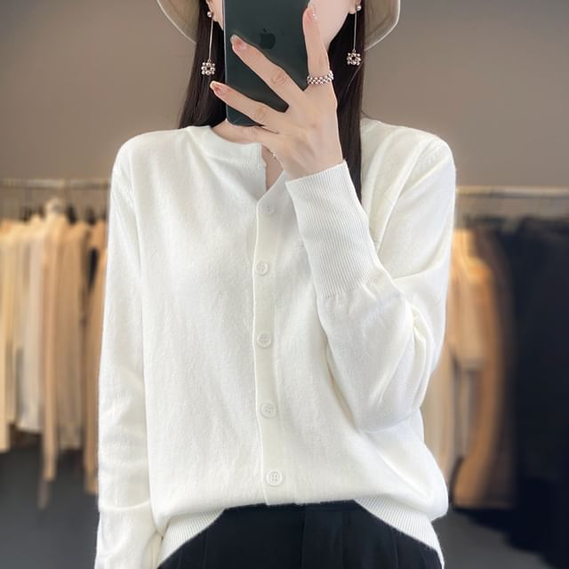 Round Neck Plain Button Knitted Cardigan