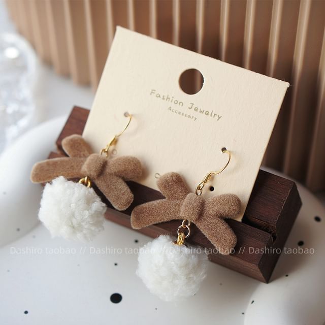 On / Drop Pom Earring Heart Clip